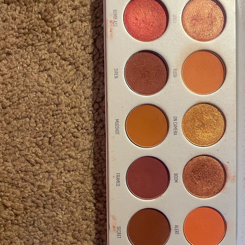 Jaclyn hill ring me the alarm palette